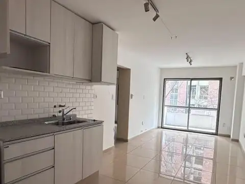Departamento de 1 dorm c/ balcón en plena nva cba