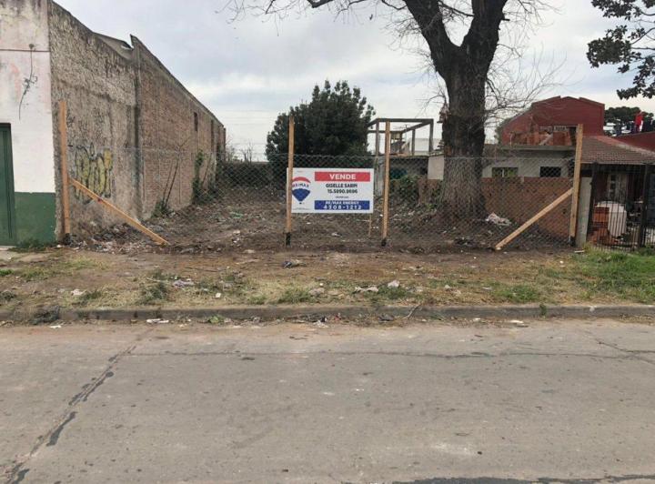 Terreno · 300m²