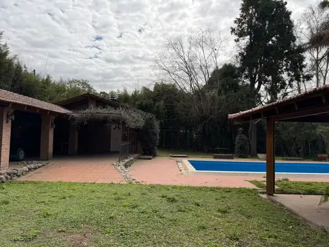 Venta casa 4 dorm una planta mendiolaza con pileta