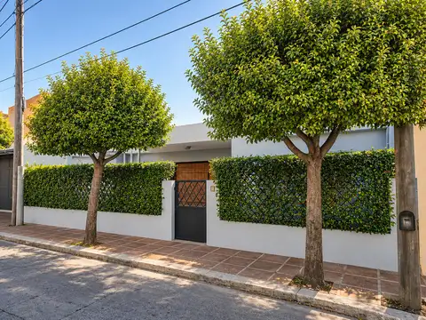 Casa de 3 dormitorios en alto alberdi con pileta