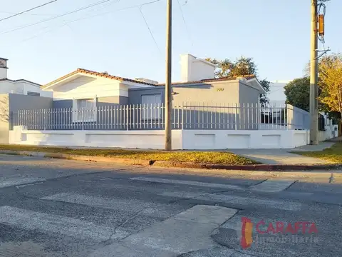 Casa reciclada 3 dorm en cerro de las rosas-nicanor carranza