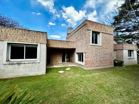 Venta casa granja de funes 3 dormi planta baja