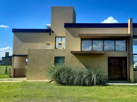 Venta casa 2 dormitorios, puerto del aguila