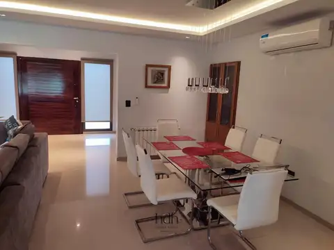 Casa venta en  la cascada country golf club 5 dormtitorios 4 baños pileta