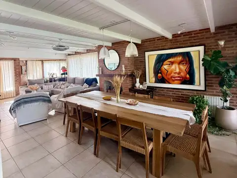 Venta casa chacras de la villa con pileta y cava