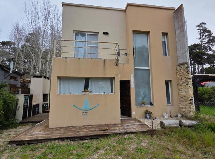 Casa · 90m² · 3 Ambientes · 1 Cochera