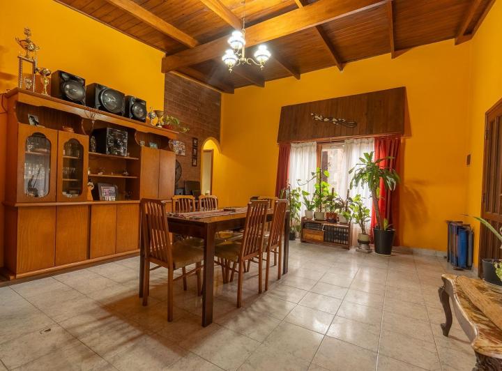 Casa · 90m² · 3 Ambientes · 1 Cochera
