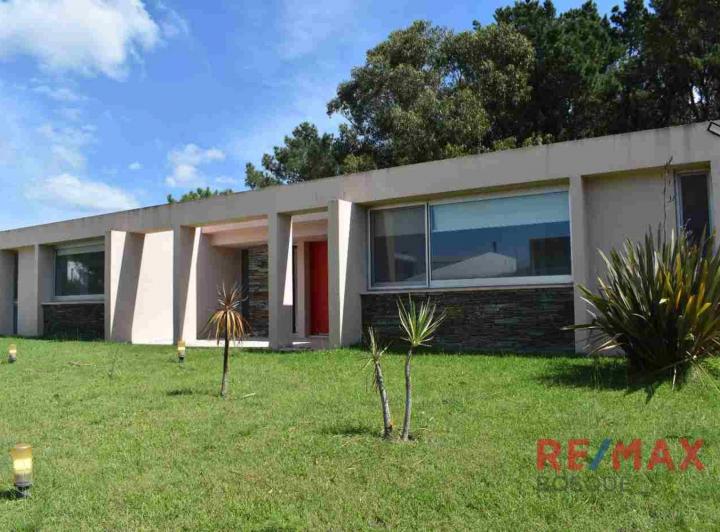 Casa · 155m² · 4 Ambientes · 1 Cochera