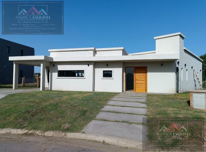 Casa · 205m² · 4 Ambientes · 1 Cochera