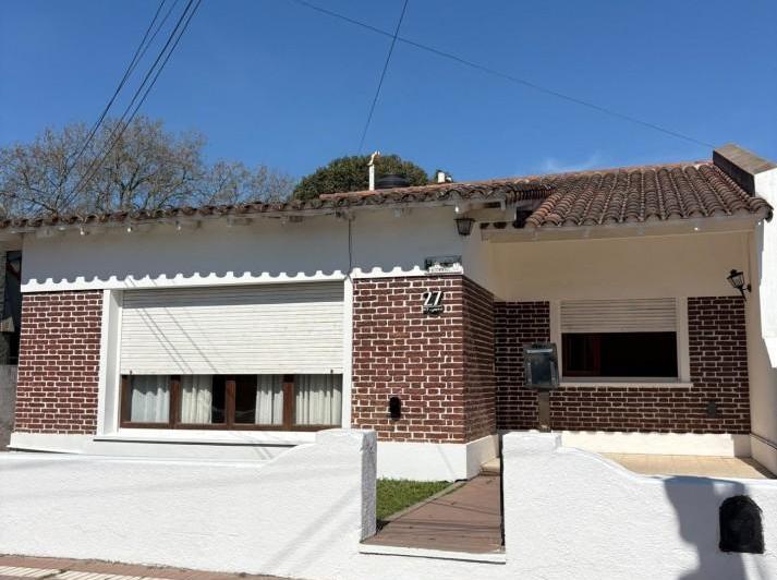 Casa · 1m² · 5 Ambientes