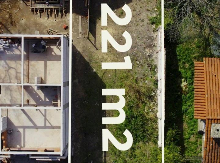 Terreno · 221m²