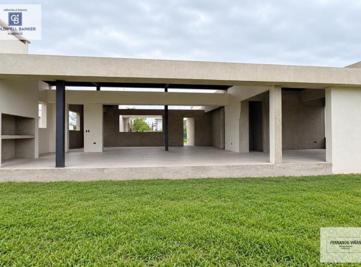 Casa · 171m² · 5 Ambientes · 2 Cocheras