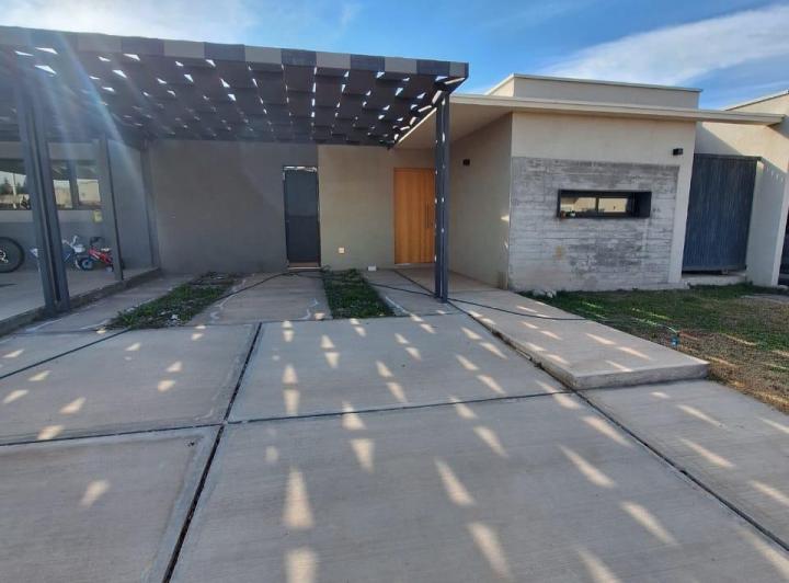 Casa · 140m² · 3 Dormitorios · 1 Cochera