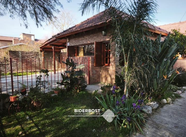 Casa · 304m² · 8 Ambientes · 6 Cocheras