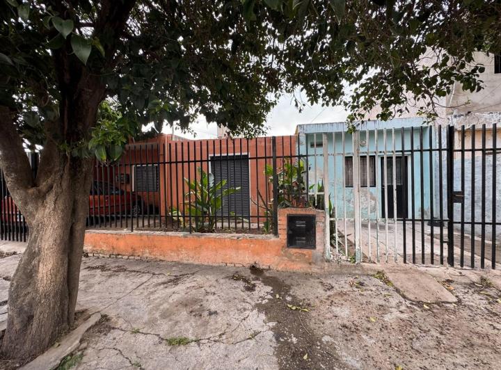 Casa · 89m² · 8 Ambientes · 1 Cochera