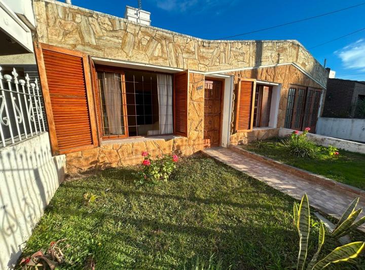 Casa · 137m² · 4 Ambientes · 2 Cocheras