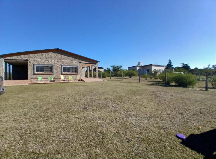 Casa · 95m² · 2 Dormitorios · 2 Cocheras