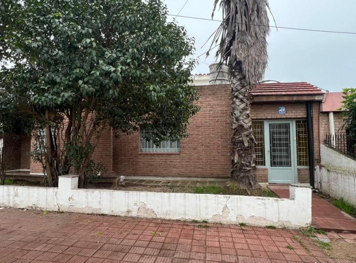 Casa · 200m² · 7 Ambientes · 1 Cochera