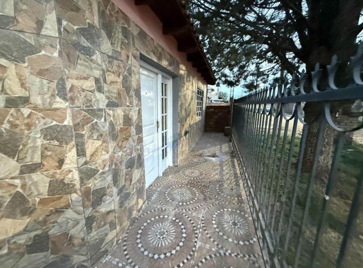 Casa · 198m² · 7 Ambientes · 2 Cocheras