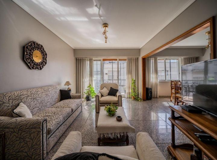 Departamento · 189m² · 5 Ambientes · 1 Cochera