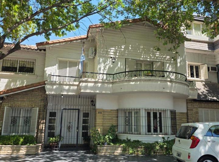 Casa · 240m² · 5 Ambientes