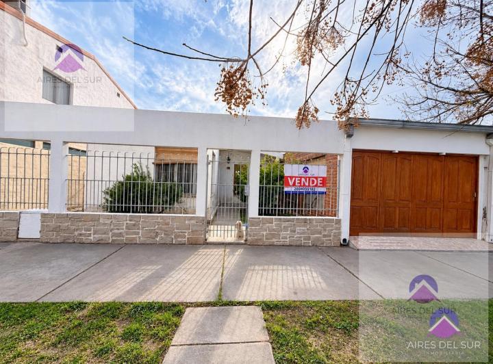 Casa · 120m² · 6 Ambientes · 2 Cocheras