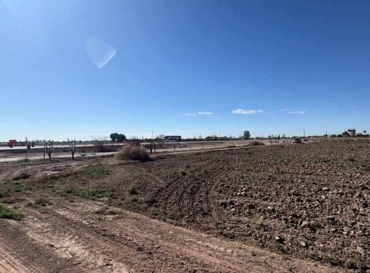 Terreno · 27000m²