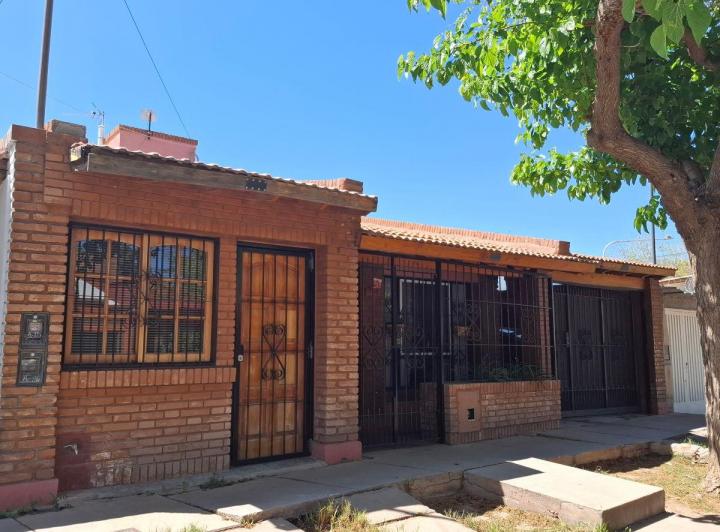Casa · 171m² · 1 Ambiente · 1 Cochera