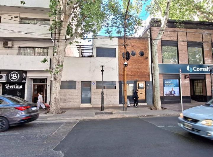 Edificio · 422m²