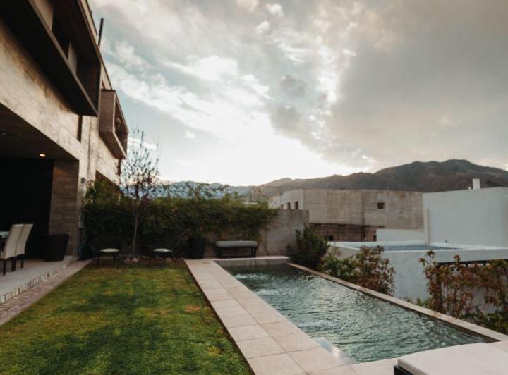 Casa · 250m² · 1 Ambiente