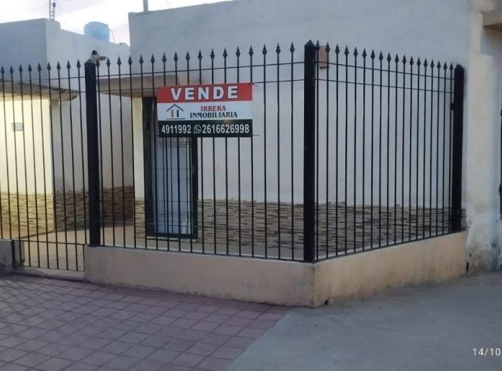 Casa · 263m² · 9 Ambientes · 1 Cochera