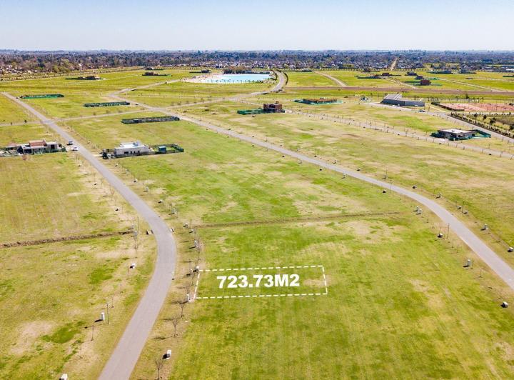Terreno · 723m²