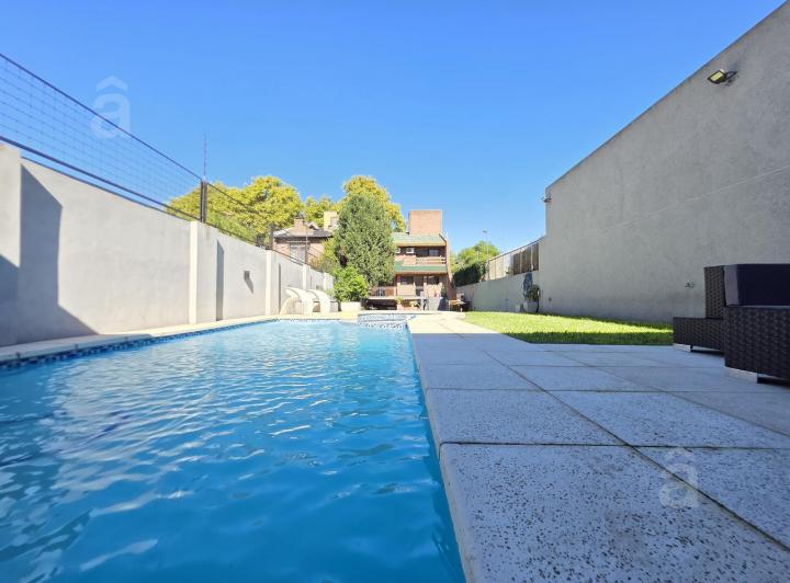 Casa · 286m² · 4 Ambientes · 3 Cocheras