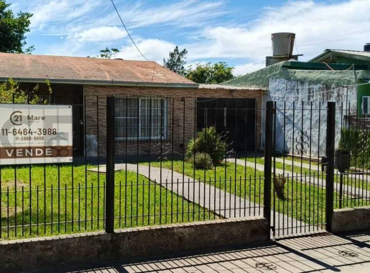 Casa · 80m² · 4 Ambientes · 1 Cochera