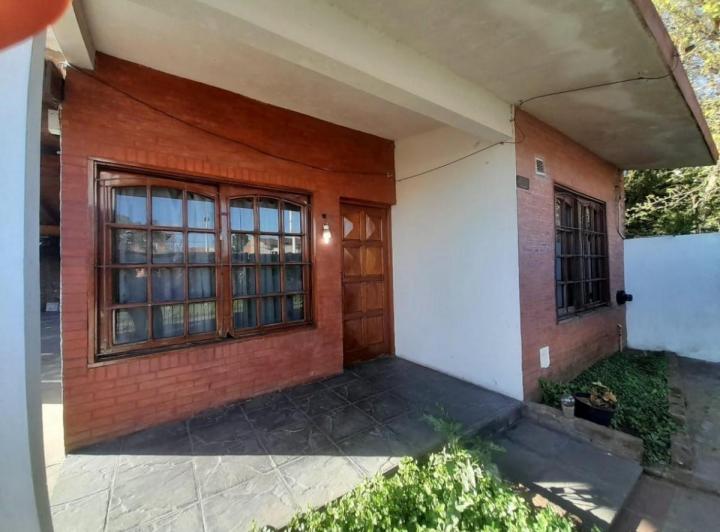 Casa · 300m² · 3 Ambientes · 1 Cochera
