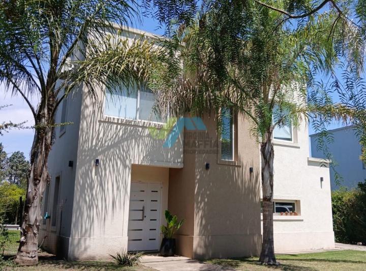 Casa · 160m² · 4 Ambientes · 1 Cochera