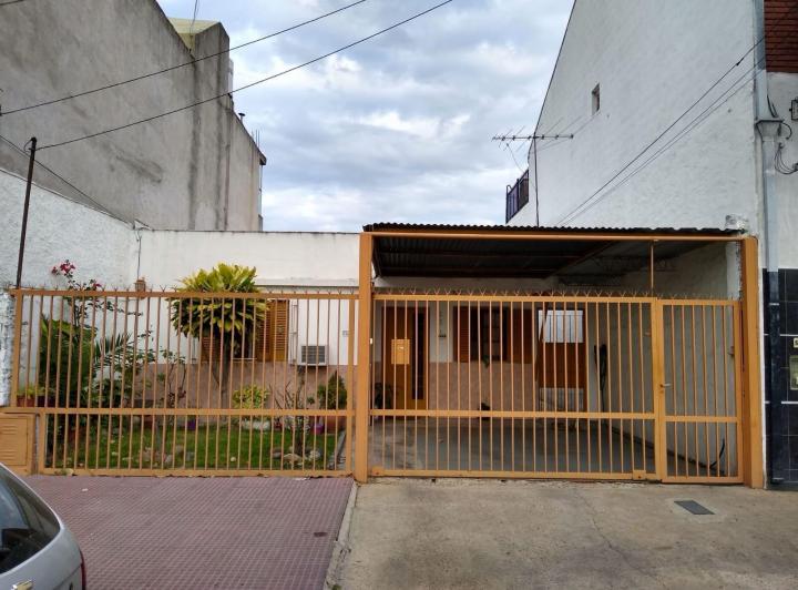 Casa · 295m² · 2 Dormitorios