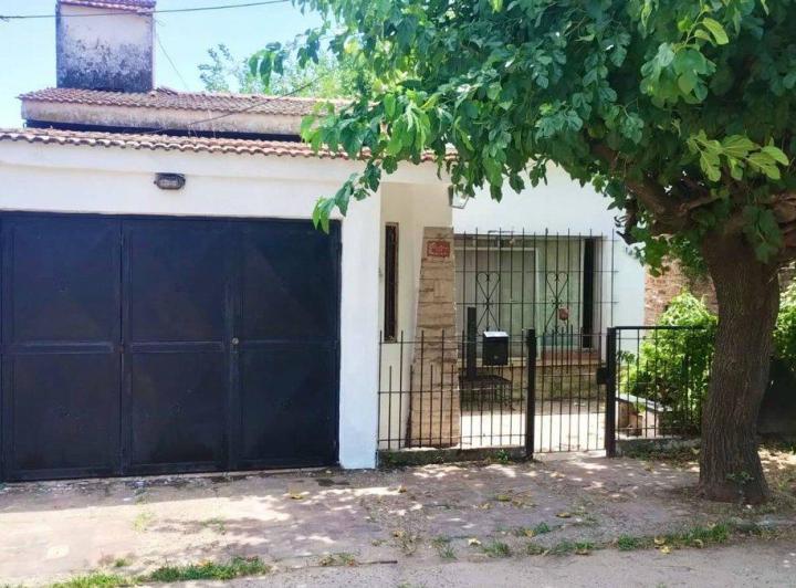 Casa · 102m² · 3 Ambientes · 1 Cochera