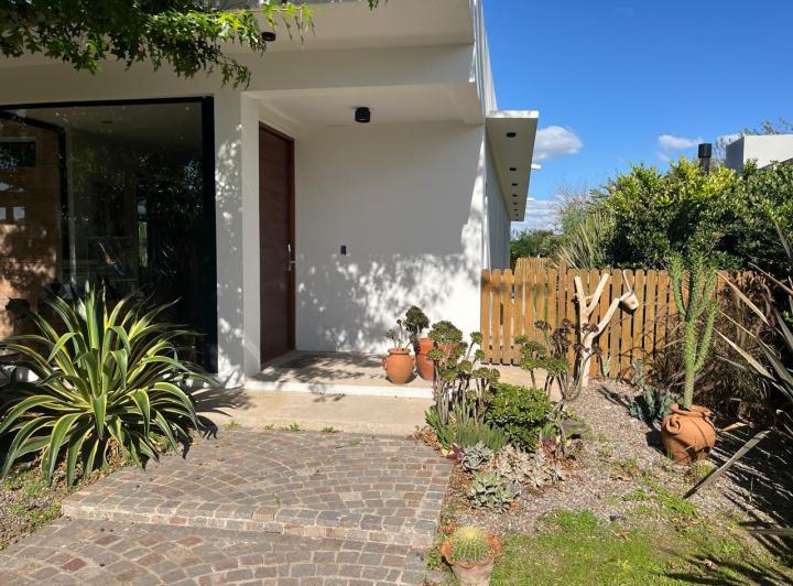 Casa · 175m² · 6 Ambientes · 1 Cochera