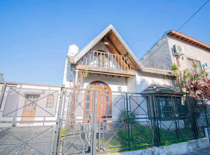 Casa · 112m² · 4 Ambientes · 1 Cochera