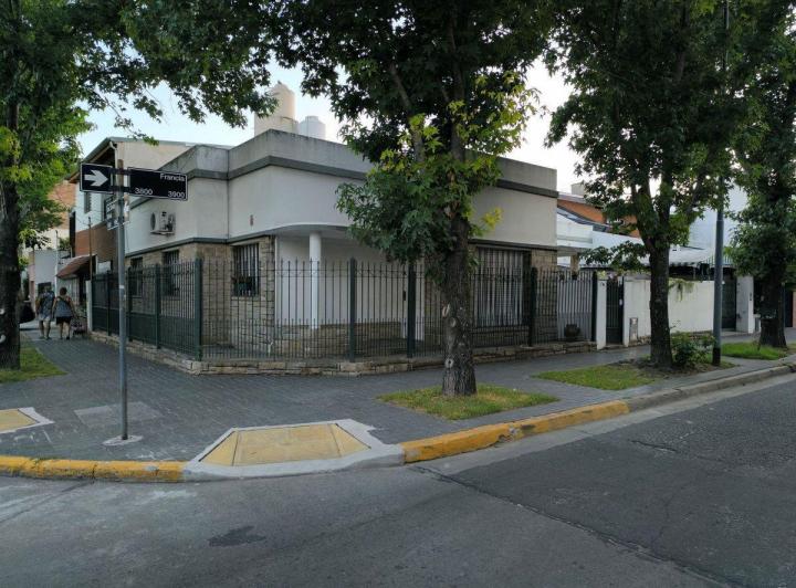 Casa · 120m² · 4 Ambientes · 1 Cochera