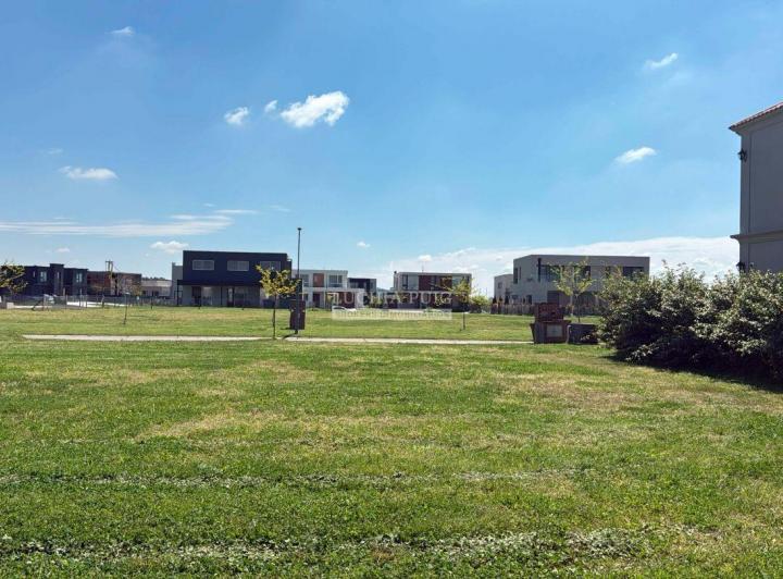 Terreno · 655m²