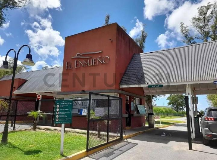 Terreno · 977m²