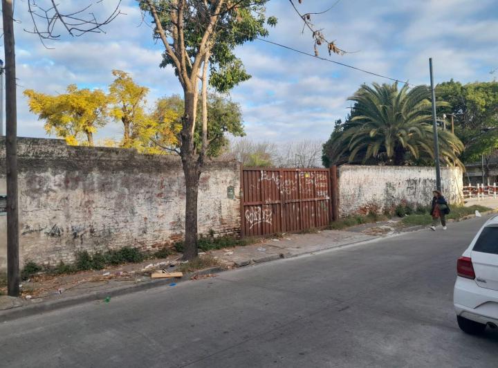 Terreno · 943m²
