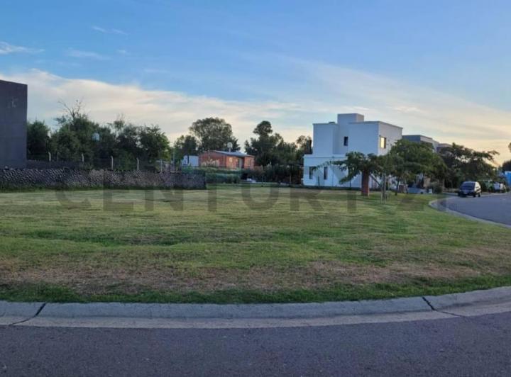 Terreno · 528m²
