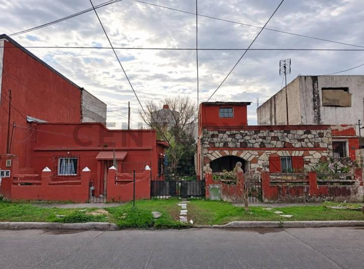 Terreno · 140m² · 6 Ambientes