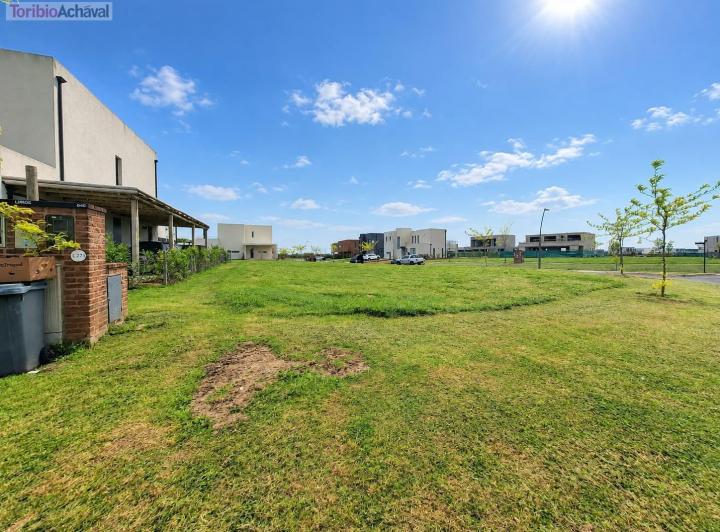 Terreno · 694m²