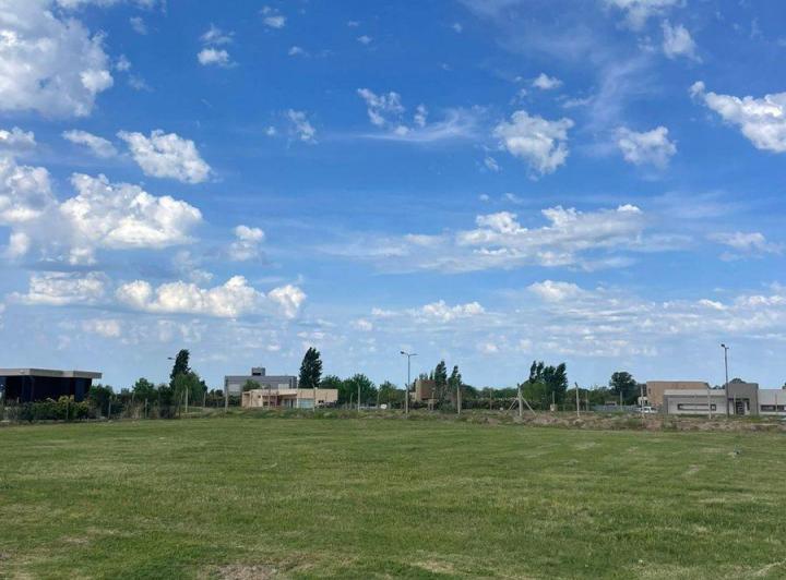Terreno · 820m²