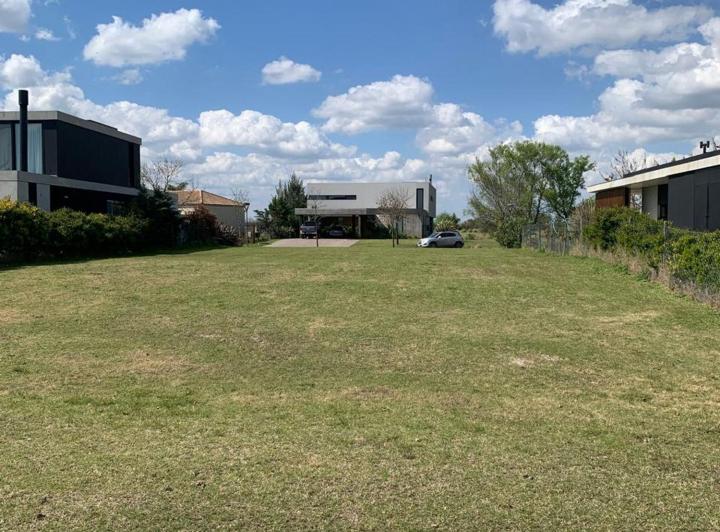 Terreno · 843m²