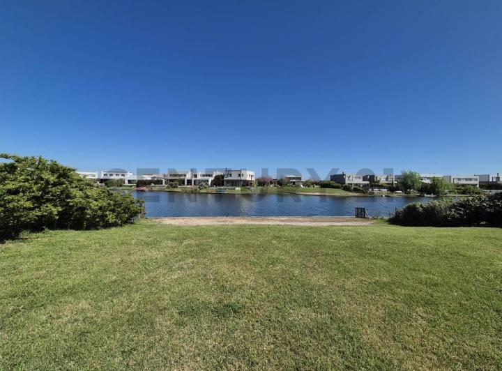Terreno · 795m²